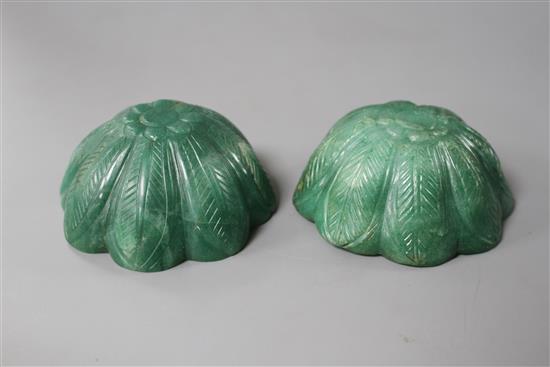 A pair of Mughal style green aventurine quartz petal lobed bowls, both with natural inclusions to the stone, diameter 7.2cm